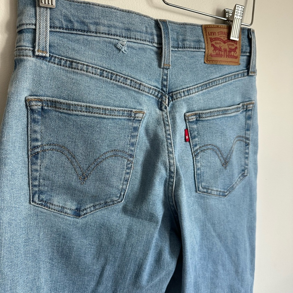 Levi's Light Blue High waisted Mom Jean